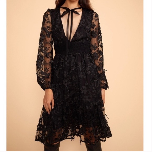 Cynthia Rowley Dresses & Skirts - NEW Cynthia Rowley Harlow Tie Front Vneck Black Lace Midi Long Sleeve Woman’s 4